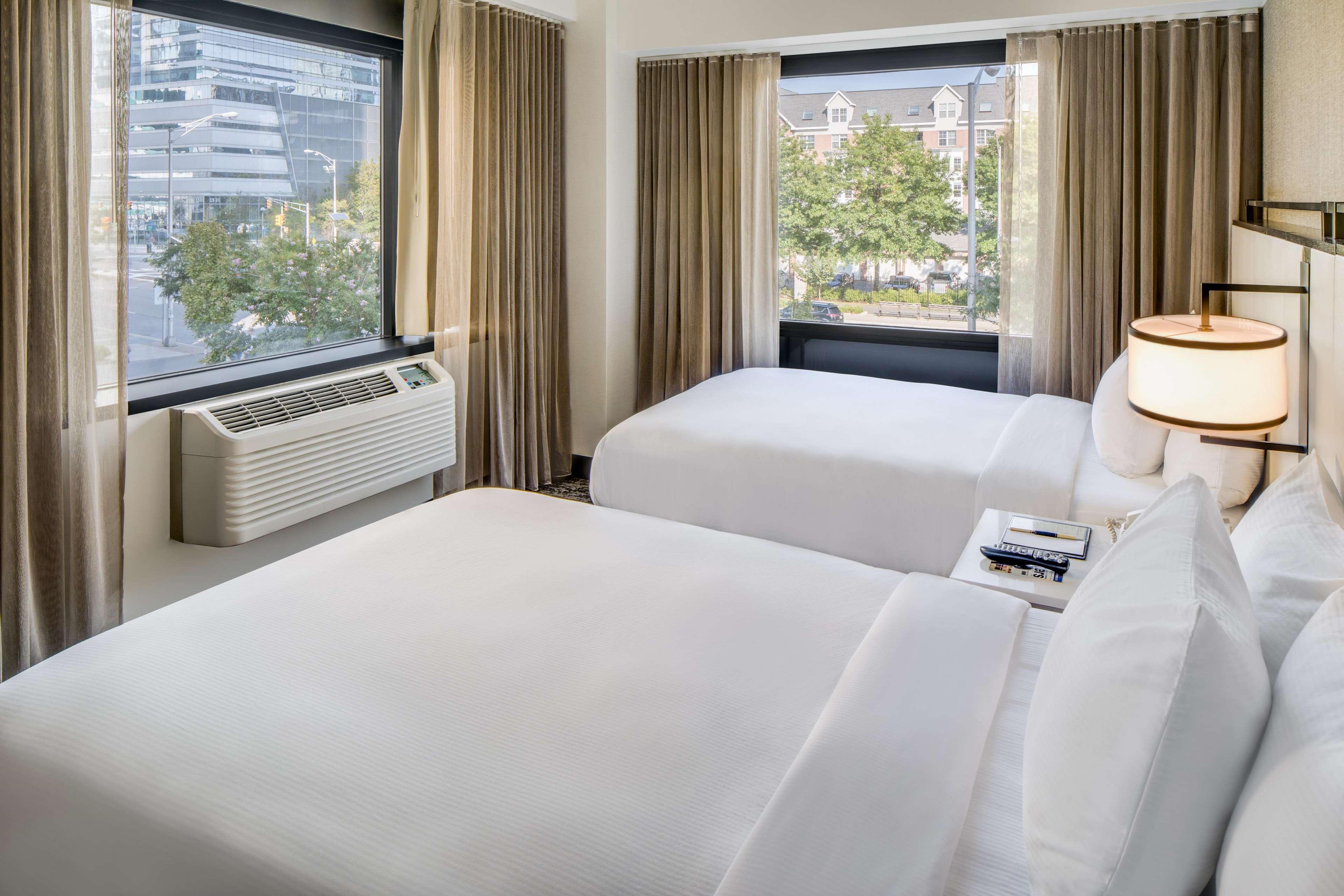 Doubletree By Hilton Hotel & Suites Jersey City Exteriör bild